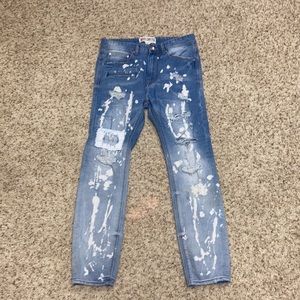 Akoo empire men’s jeans, barely worn no stains or not tailored rips. Size 30.